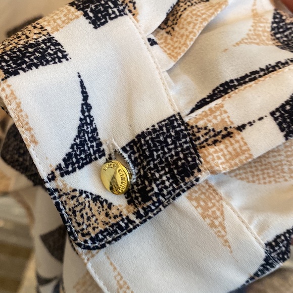 Vince Camuto Long Blouse - Picture 2 of 5